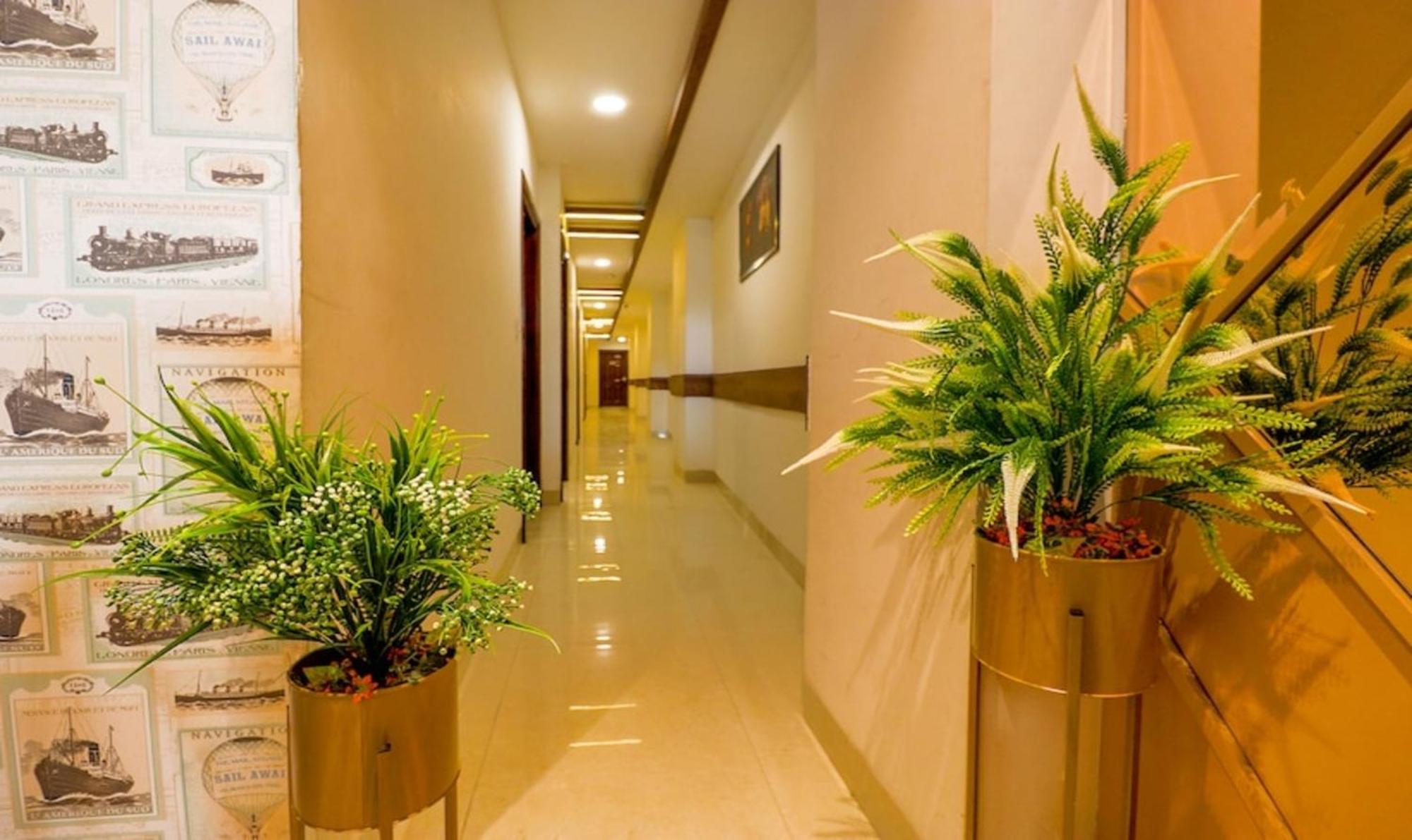 होटल California Heights 3*
